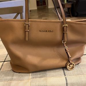 Michael Kors Charlotte Large Saffiano Leather Top-Zip Tote Bag